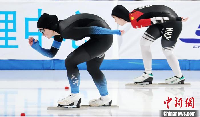 中国杯速度滑冰精英联赛第三站在哈尔滨开赛，