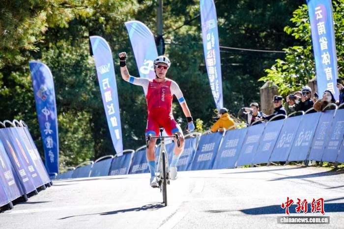 2025中国公路自行车赛楚雄站圆满落幕，李宁之星