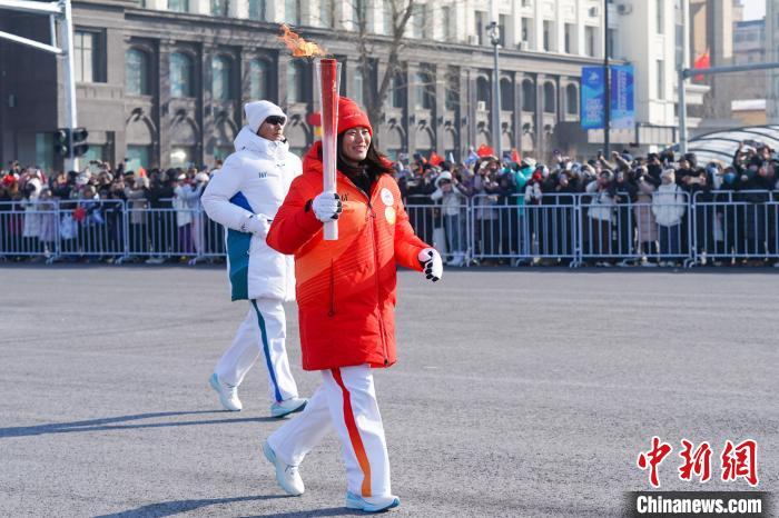 让世界看见这样的哈尔滨——亚冬会火炬传递侧