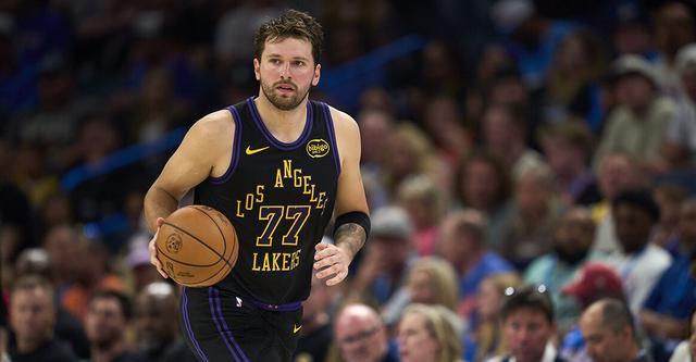 湖人双星伤病影响季后赛，东契奇西班牙治疗加